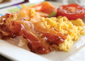 Scramble eggs with bacon a la carte 